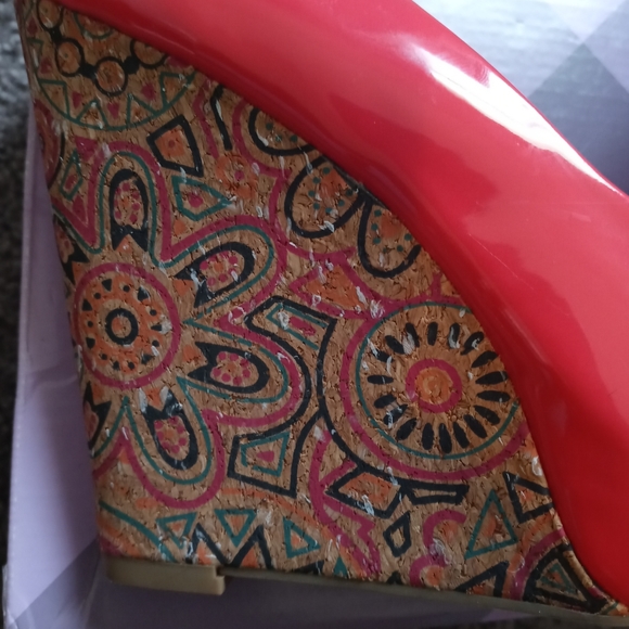 Wedge Heels - Picture 3 of 5